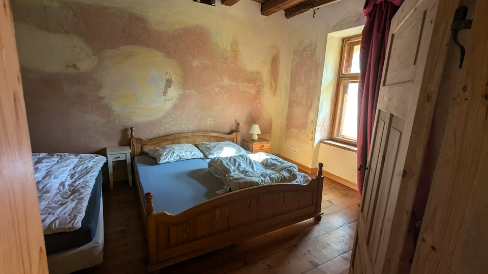 Sleeping space in Castle · Downstairs · A2