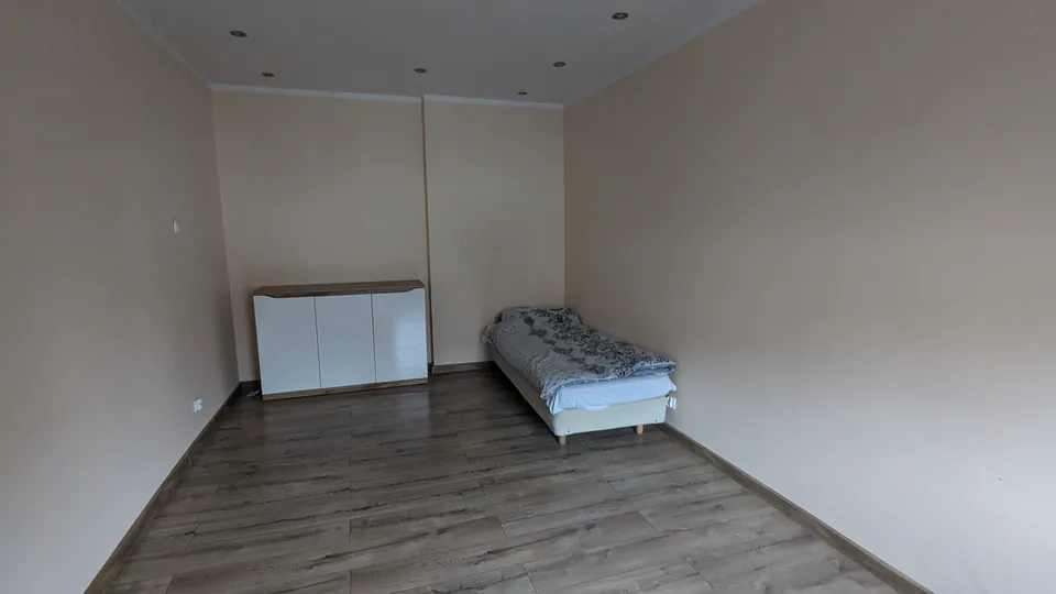 Sleeping space in Opposite · Upstairs · Room 2